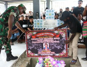 Mamberamo Raya Berduka Istri Bupati Meninggal Dunia, Dandim 1702/JWY Ikuti Proses Pemakaman