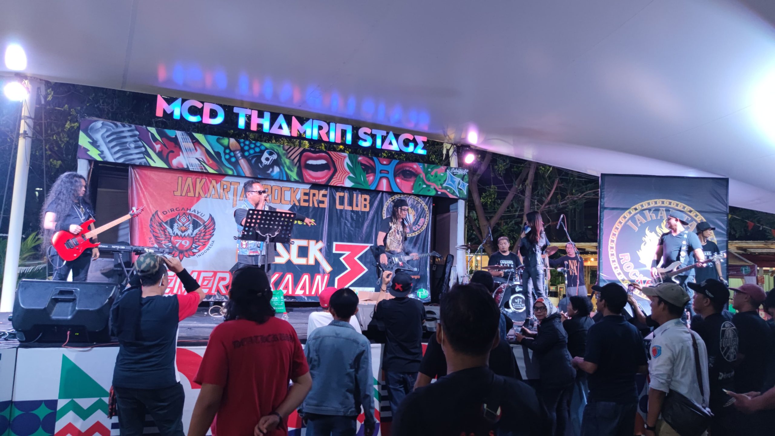 Lawang Pitu Band Rock Guncang Pecinta Musik Kota Jakarta Dalam Panggung Rock Kemerdekaan di MCD Thamrin Stage