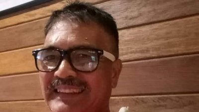 Pengacara   Perdata Sumedang   DR. Maruli  Manullang, SH, SE, MM, MBA  Bergaya Flamboyan