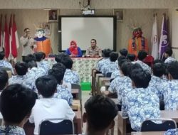 Deklarasi Anti Tawuran Oleh Pelajar SMA Negeri 30 JakartaDeklarasi Anti Tawuran Oleh Pelajar SMA Negeri 30 Jakarta
