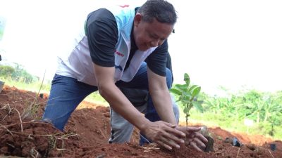 Tri Adhianto Dorong Urban Farming Seabagai Solusi Ketahanan Pangan dan Wisata Hijau di Kota Bekasi