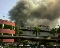 Kebakaran Hebat Landa Pasar Senen, Puluhan Kios Hangus Terbakar