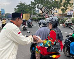 Indahnya Toleransi Antar Umat Beragama Pemuda Katolik Komcab Kota Depok  Berbagi Takjil Ramadhan