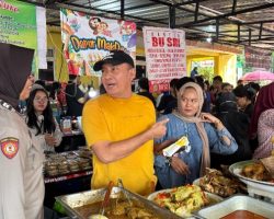 Polwan Polres Metro Jakarta Pusat Gelar Patroli Ramadan di Bazar Takjil Benhil