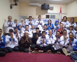 Ketua DPC Badak Banten Perjuangan Tangerang Selatan Mengadakan Bukber dan Pembagian Takjil Semakin Solid dan Maju