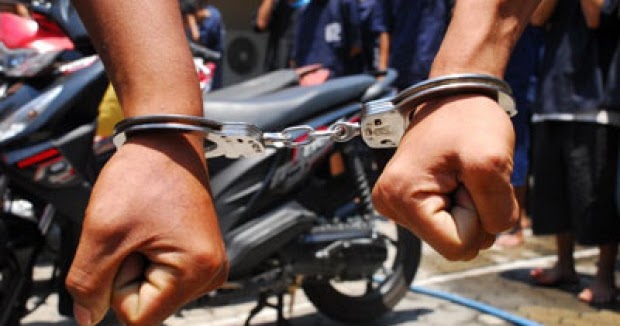 https://pontas.id/2018/01/31/polisi-tangkap-spesialis-curanmor-di-jaksel/ilustrasi-pencurian-motor/