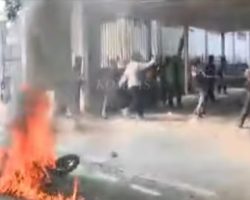 Situasi Terkini di Lokasi Aksi Bentrokan dengan Polisi