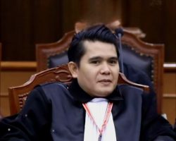 Wamenaker Ditangkap KPK, Praktisi Hukum Duga Ada Skenario Tersembunyi di Balik OTT