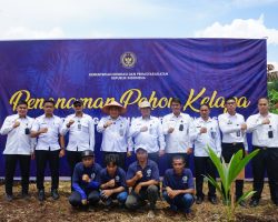 Rutan Palangka Raya Ikut Sukseskan Penanaman Pohon Kelapa Serentak