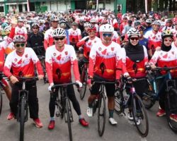 Kapolda Maluku Ikuti Fun Bike Bersama Kodam XV/Pattimura Sambut HUT ke-80 TNI