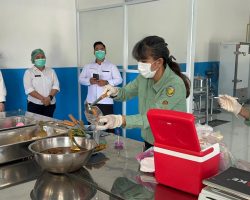 MBG Aman dan Higenis, SPPG Kemala Presisi Polda Kalteng Terima Inspeksi Dinkes Kota Palangka Raya