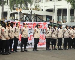 Mojang Lodaya Polda Jabar Sukses Kawal Aksi Unjuk Rasa di Bandung Tetap Damai