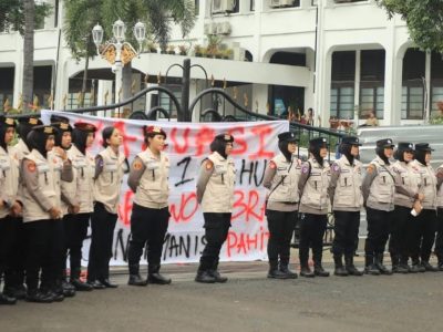 Mojang Lodaya Polda Jabar Sukses Kawal Aksi Unjuk Rasa di Bandung Tetap Damai