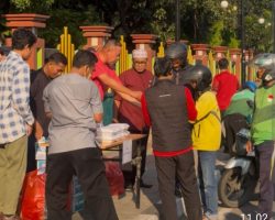 Wali Kota Tri Adhianto Turun Langsung di Aksi Jumat Berkah ASN Bekasi