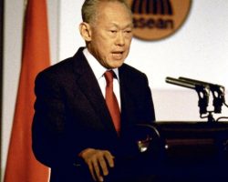 Lee Kuan Yew, Pemimpin Tegas Yang Mengubah Wajah Singapura