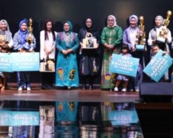 TP PKK Kota Bekasi Ikuti Parade dan Fashion Show di BCFM 2025