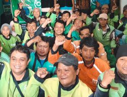 Yayasan Peduli Insan Mulia Salurkan Paket Sembako untuk Pengemudi Ojek Online di Ciledug