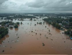 Hujan Deras Sebabkan Kali CBL Meluap, Sejumlah Wilayah Terendam