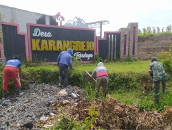 Babinsa Karangrejo dan Warga Dusun Sumberjo Kompak Kerja Bakti Bersihkan Lingkungan