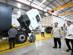 Prabowo Resmikan Pabrik Perakitan Kendaraan Komersial Listrik di Magelang 