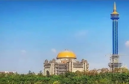Menara Masjid Rahman Lil Alamin Al Zaytun Megah Tertinggi Ke 3 di Dunia