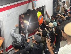 Tabrakan KRL dan KA Argo Bromo Anggrek di Bekasi Timur, Empat Tewas