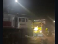 KA Dhoho Tabrak Dump Truk di Blitar