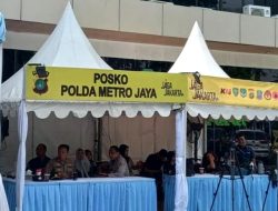 Polisi Siaga di RSUD Bekasi, Pastikan Korban Tabrakan Kereta Dapat Penanganan Maksimal