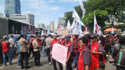 Ratusan Buruh Datangi DPR saat May Day, Polda Metro Jaya Pastikan Situasi Kondusif