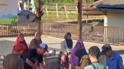 Jurnalis Turun Langsung, M. Hatta Ikut Membuat Dodol dalam Tradisi Seren Taun Kasepuhan Cipinang