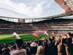Kenapa Sepak Bola Punya Fans Paling Fanatik di Dunia?