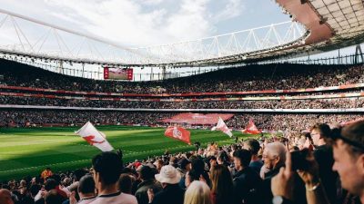 Kenapa Sepak Bola Punya Fans Paling Fanatik di Dunia?