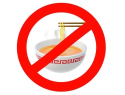 Waspada, Ini Bahaya Kesehatan di Balik Kebiasaan Makan Mie Instan
