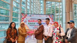 Ketua Umum DPP FORUM ASMEN Terima Simbolis Pencanangan Pembagian Bendera Merah Putih