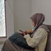Waspada Terjadi Blurry Vision, Efek Menatap Layar HP Terlalu Lama