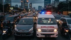 Enggan Minggir dari Ambulans, Pengendara Bisa Kena Sanksi