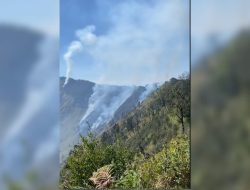 Kebakaran Meluas, TNBTS Resmi Batasi Akses Wisata Gunung Bromo