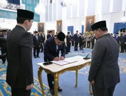 Prabowo Lantik 26 Anggota Wantimpres, Dari Pratikno hingga Rocky Gerung