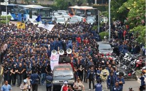 1000 Orang Turun Ke Jalan Raya, Longmarch Bebaskan Panji Gumilang.