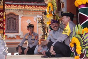 Kapolda Bali di dampingi Kapolres Klungkung Hadiri Acara Pernikahan Putra Bapak Kombes Pol Drs I Putu Gede Mahendra Jaya Kusuma