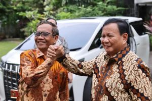 Menhan Prabowo Kunjungi Seniornya Mahfud MD