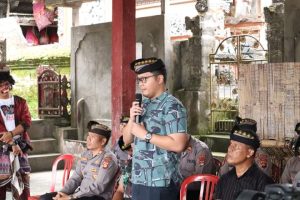 Polres Klungkung Gelar Jumat Mesadu di Desa Timuhun