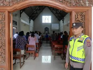 Amankan Ibadah Minggu Umat Nasrani, Polres Klungkung Gelar Pengaman di Setiap Gereja