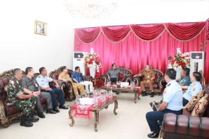 Danlanud Sam Ratulangi Sambut Kedatangan Gubernur Lemhannas RI