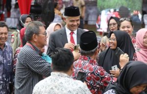 Kompak Tangani Stunting, Gubernur Ganjar dan Atikoh Diganjar Penghargaan dari BKKBN