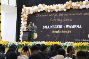 Turut Serta Dalam Pelepasan Peserta Didik SMA Negeri 1 Wamena, Ini Pesan Dandim 1702/JWY