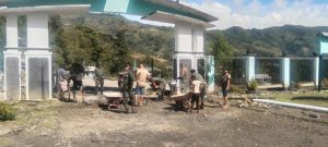 Peduli Kebersihan, Koramil 1702-08/Karubaga Gelar Karya Bakti bersama Warga Binaan