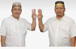 Bang Ari Ketua RW 08 Kelurahan Penjaringan Merapikan Kampung