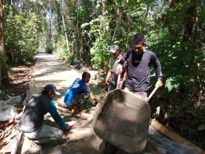 Jelang Hari Penutupan TMMD ke-116, Semenisasi Jalan Terus Digenjot