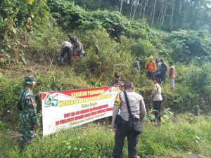 Sambut HUT ke- 65 Kodam VI Mlw: Kodim 1002/HST Lestarikan Lingkungan Dengan Menanam Pohon